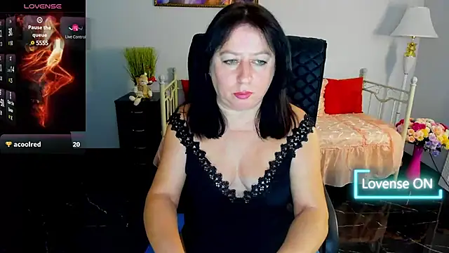 Julia Dean online show from 01-09-25, 03:55