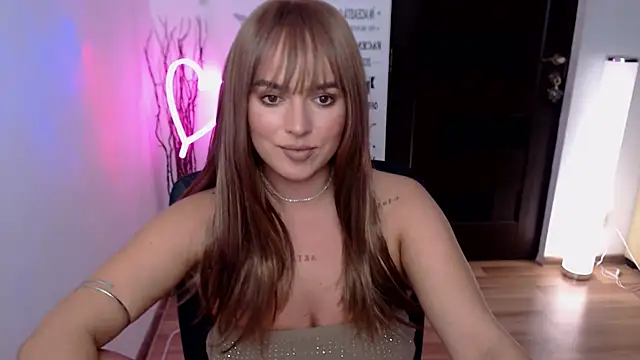 ChloeJewel1 online show from 12-02-25, 02:01