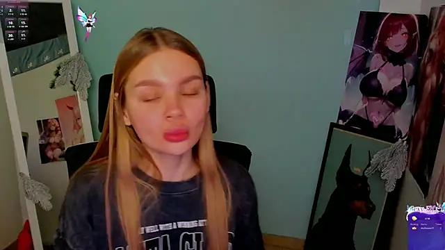 Snapshot of Molly_sweetie chatting on 12-12-24, 10:24 Molly sweetie online show from 12-12-24, 10:24