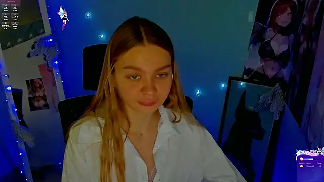 Snapshot of Molly_sweetie chatting on 12-17-24, 10:12 Molly sweetie online show from 12-17-24, 10:12