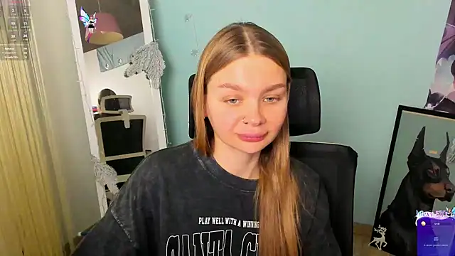 Snapshot of Molly_sweetie chatting on 12-24-24, 10:01 Molly sweetie online show from 12-24-24, 10:01