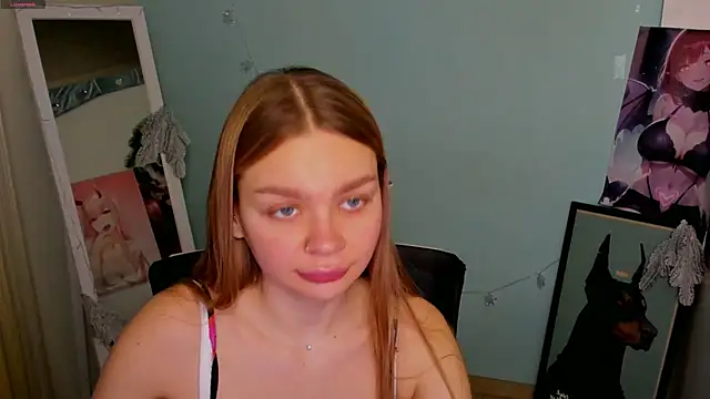 Snapshot of Molly_sweetie chatting on 12-30-24, 06:42 Molly sweetie online show from 12-30-24, 06:42