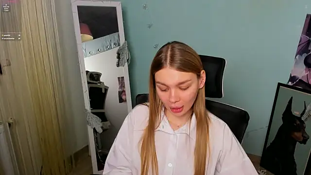 Snapshot of Molly_sweetie chatting on 01-05-25, 09:59 Molly sweetie online show from 01-05-25, 09:59