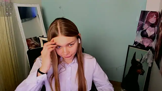 Snapshot of Molly_sweetie chatting on 01-07-25, 10:01 Molly sweetie online show from 01-07-25, 10:01