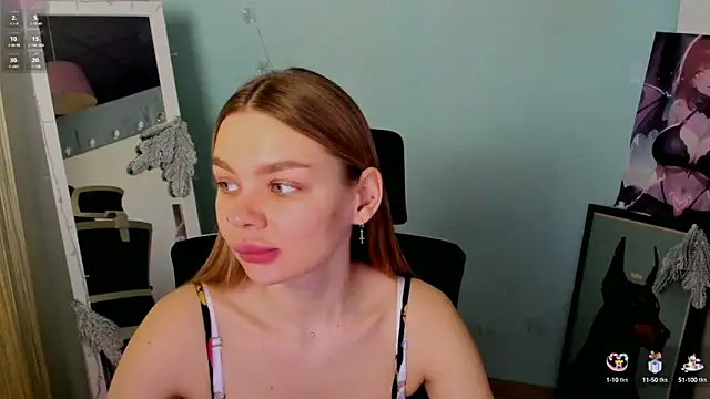 Snapshot of Molly_sweetie chatting on 01-10-25, 06:53 Molly sweetie online show from 01-10-25, 06:53