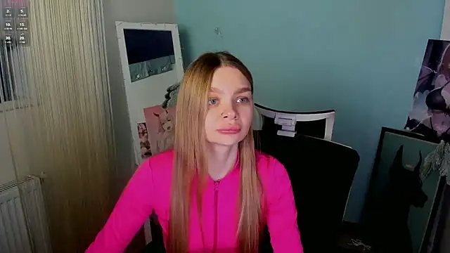 Snapshot of Molly_sweetie chatting on 01-16-25, 07:07 Molly sweetie online show from 01-16-25, 07:07