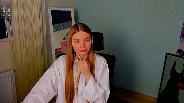 Snapshot of Molly_sweetie chatting on 01-22-25, 10:07 Molly sweetie online show from 01-22-25, 10:07