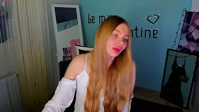 Snapshot of Molly_sweetie chatting on 02-10-25, 10:09 Molly sweetie online show from 02-10-25, 10:09