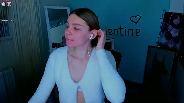 Snapshot of Molly_sweetie chatting on 02-11-25, 10:37 Molly sweetie online show from 02-11-25, 10:37