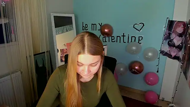 Snapshot of Molly_sweetie chatting on 02-17-25, 07:04 Molly sweetie online show from 02-17-25, 07:04