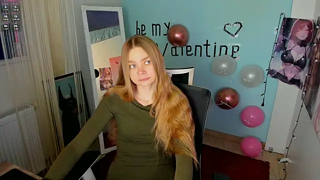 Snapshot of Molly_sweetie chatting on 02-18-25, 06:59 Molly sweetie online show from 02-18-25, 06:59