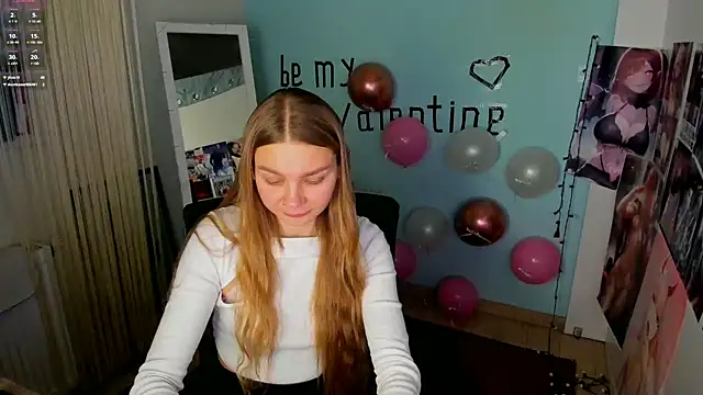 Snapshot of Molly_sweetie chatting on 02-19-25, 10:01 Molly sweetie online show from 02-19-25, 10:01