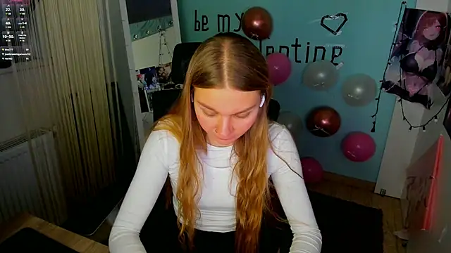 Snapshot of Molly_sweetie chatting on 02-21-25, 11:33 Molly sweetie online show from 02-21-25, 11:33