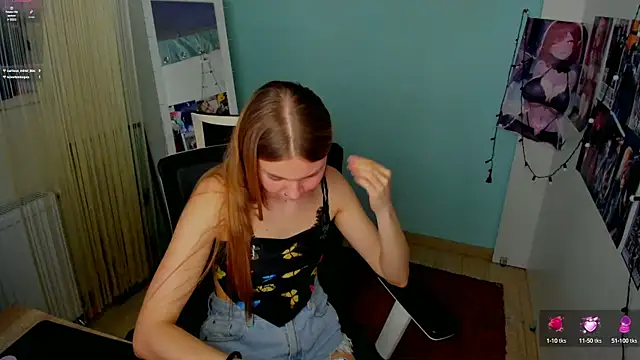 Snapshot of Molly_sweetie chatting on 02-26-25, 10:04 Molly sweetie online show from 02-26-25, 10:04