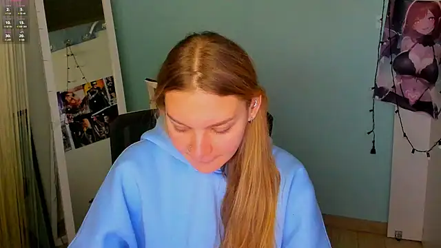 Snapshot of Molly_sweetie chatting on 03-22-25, 07:25 Molly sweetie online show from 03-22-25, 07:25