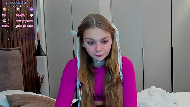 Snapshot of Molly_sweetie chatting on 11-03-25, 07:20 Molly sweetie online show from 11-03-25, 07:20