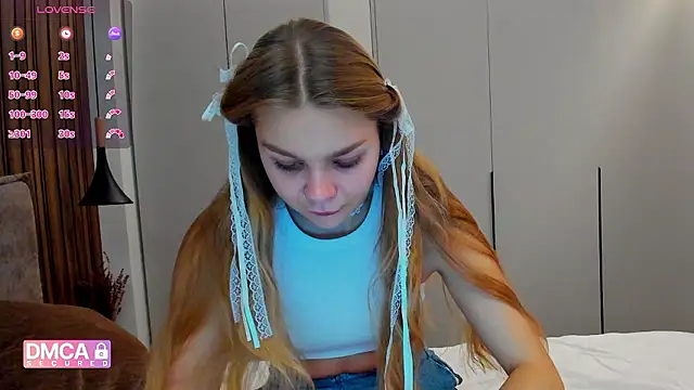 Snapshot of Molly_sweetie chatting on 11-12-25, 07:09 Molly sweetie online show from 11-12-25, 07:09