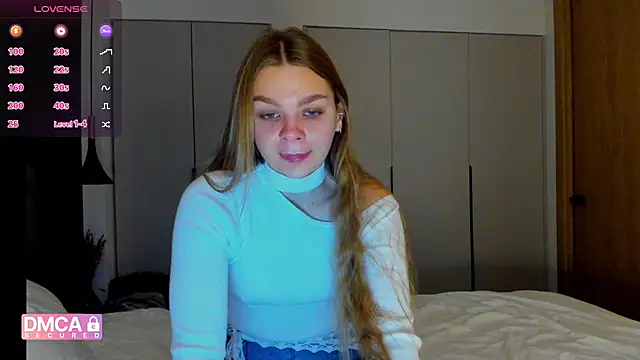 Snapshot of Molly_sweetie chatting on 12-05-25, 07:17 Molly sweetie online show from 12-05-25, 07:17