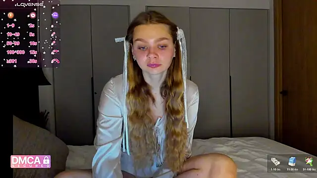 Snapshot of Molly_sweetie chatting on 12-16-25, 07:13 Molly sweetie online show from 12-16-25, 07:13