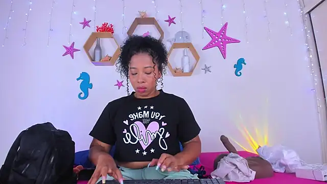 Tanissha curly online show from 09-16-25, 11:44