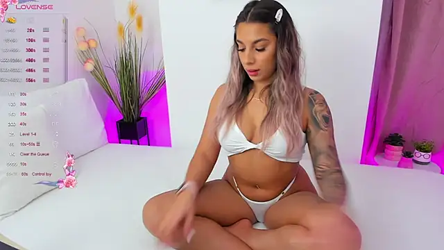 Brianna Wilson online show from 12-04-24, 06:39