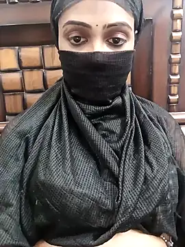 Snapshot of Yours-Bebo chatting on 01-08-25, 07:03 Yours-Bebo online show from 01-08-25, 07:03