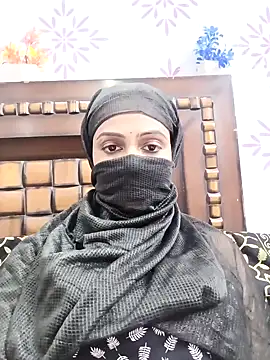 Snapshot of Yours-Bebo chatting on 01-09-25, 05:11 Yours-Bebo online show from 01-09-25, 05:11