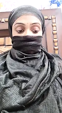 Snapshot of Yours-Bebo chatting on 01-09-25, 08:22 Yours-Bebo online show from 01-09-25, 08:22