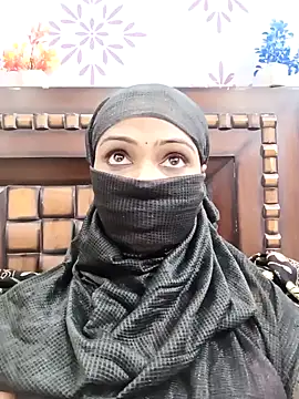 Snapshot of Yours-Bebo chatting on 01-12-25, 03:46 Yours-Bebo online show from 01-12-25, 03:46