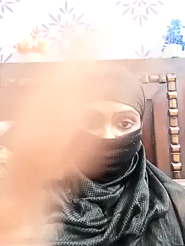 Snapshot of Yours-Bebo chatting on 01-12-25, 08:14 Yours-Bebo online show from 01-12-25, 08:14