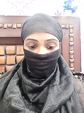 Snapshot of Yours-Bebo chatting on 01-19-25, 10:06 Yours-Bebo online show from 01-19-25, 10:06