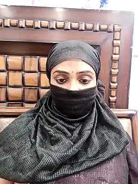 Snapshot of Yours-Bebo chatting on 01-23-25, 09:18 Yours-Bebo online show from 01-23-25, 09:18