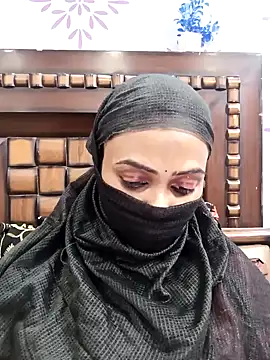 Snapshot of Yours-Bebo chatting on 01-24-25, 06:14 Yours-Bebo online show from 01-24-25, 06:14