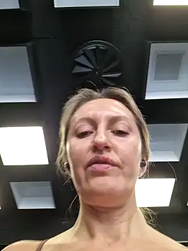 Miss    Mia  online show from 01-26-25, 11:17