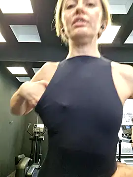 Miss    Mia  online show from 02-28-25, 12:09