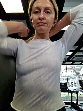 Miss    Mia  online show from 03-18-25, 12:14