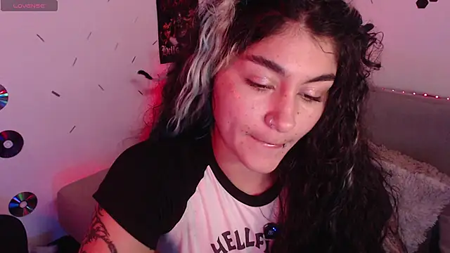 abril666 online show from 10-22-25, 03:23