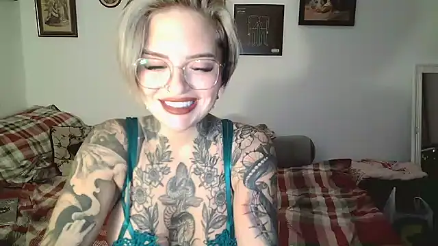 Snapshot of Rubyrichhxo chatting on 12-22-24, 08:47 Rubyrichhxo online show from 12-22-24, 08:47