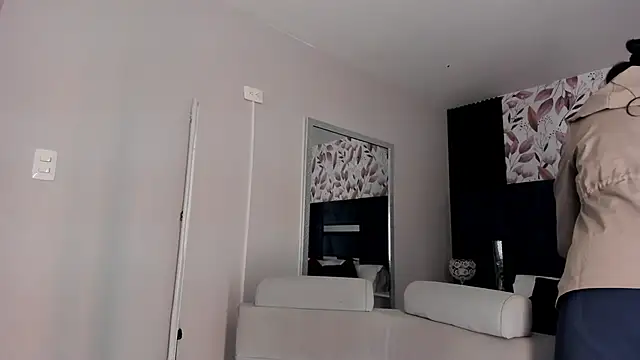 Snapshot of GiselOrtiz chatting on 06-01-26, 11:01 GiselOrtiz online show from 06-01-26, 11:01
