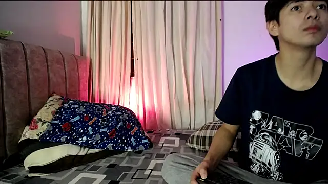 Snapshot of Pinkandyellowpokemon chatting on 01-07-26, 05:10 Pinkandyellowpokemon online show from 01-07-26, 05:10