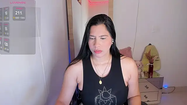 Snapshot of hellensexy chatting on 03-31-26, 10:21 hellensexy online show from 03-31-26, 10:21