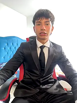 Leonarrrd 01 online show from 11-05-25, 05:02