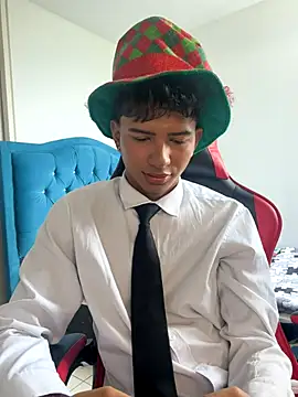 Leonarrrd 01 online show from 12-05-25, 07:32