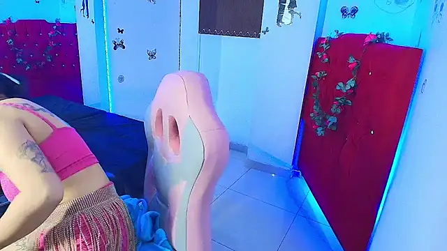 miahernadez303av online show from 09-12-25, 02:22