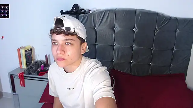 Antonella Cruz02 online show from 04-21-26, 04:19