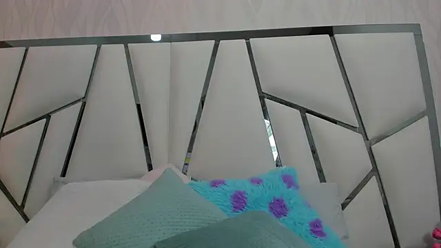  aurora18  online show from 02-26-26, 03:05