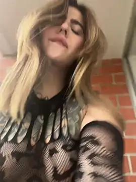 ValerieHilton online show from 12-31-24, 10:01