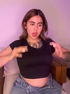 ValerieHilton online show from 01-06-25, 11:52