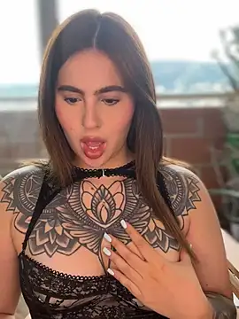 ValerieHilton online show from 02-01-25, 09:51