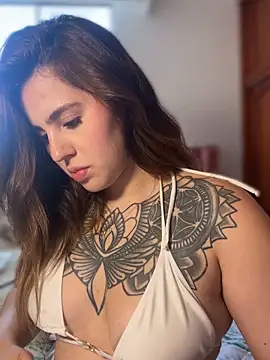 ValerieHilton online show from 03-10-25, 09:40